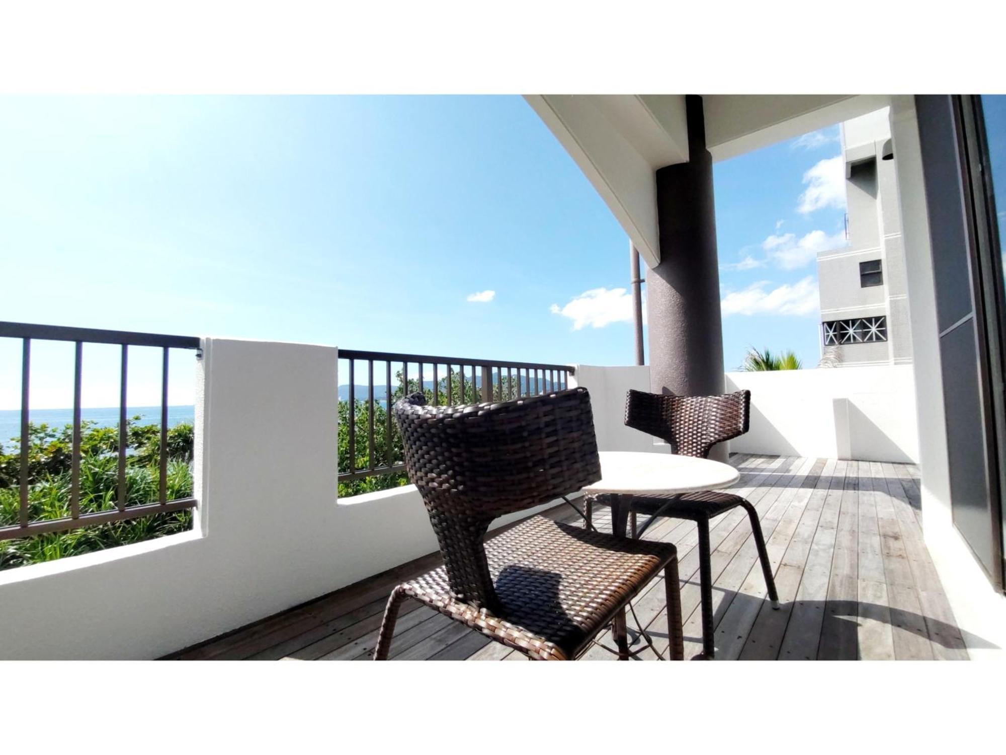 Kariyushi Condominium Resort Sea Side House Nago Exteriör bild